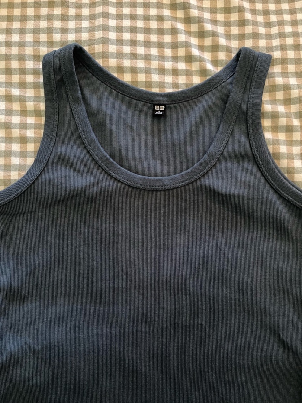 Uniqlo Soft Ribbed Tank Top - Picture 9 of 12